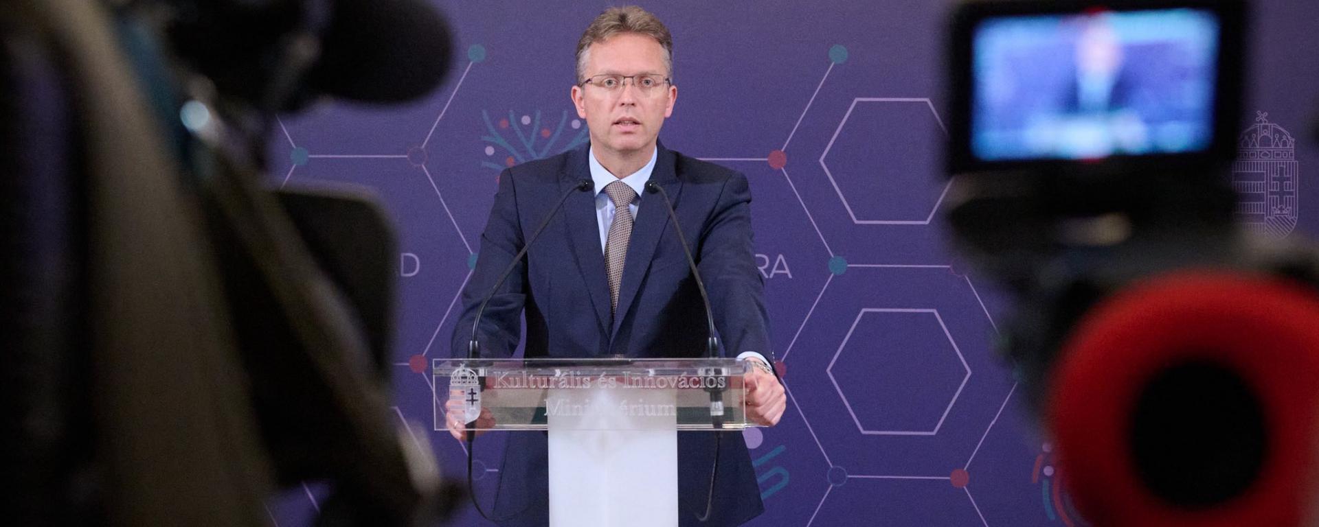 Hankó Balázs: 600 milliós pénzügyi alap jött létre a nehéz élethelyzetbe került családok támogatására