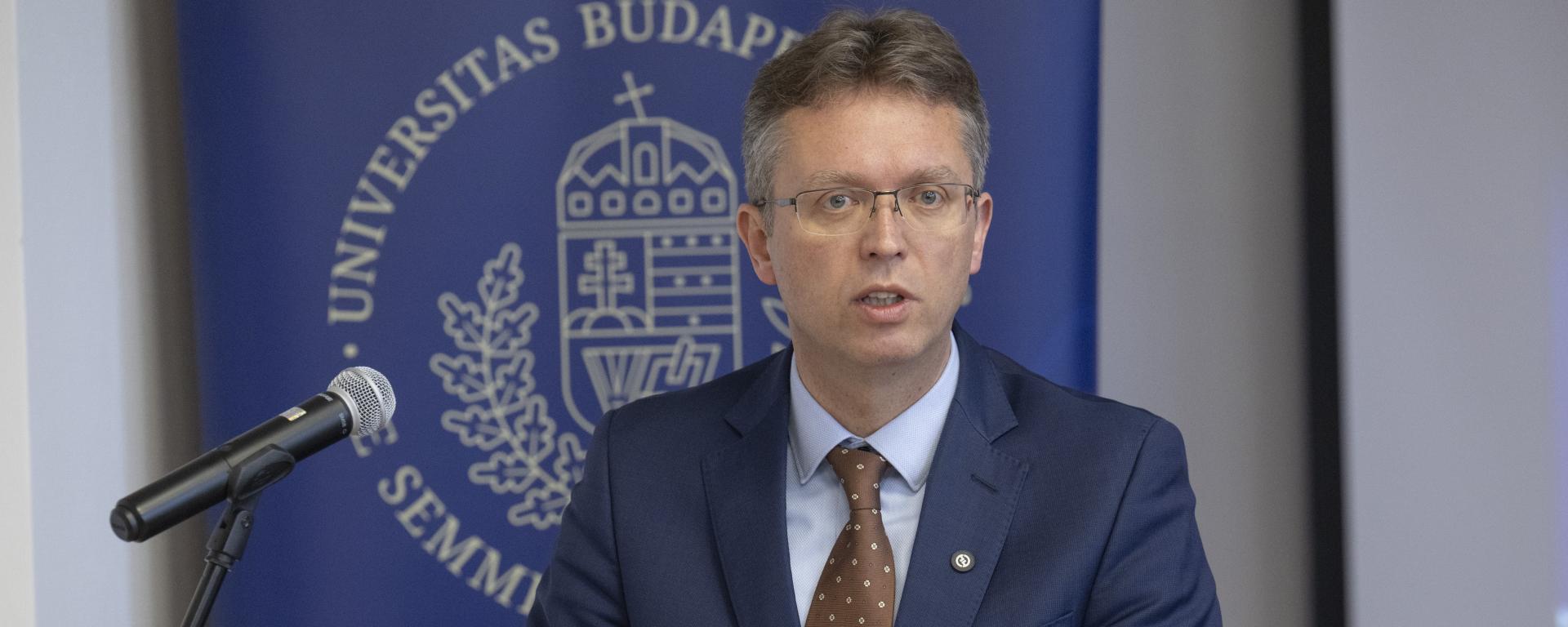 Hankó Balázs: együttműködési megállapodást írt alá a Semmelweis Egyetem és a kistarcsai kórház