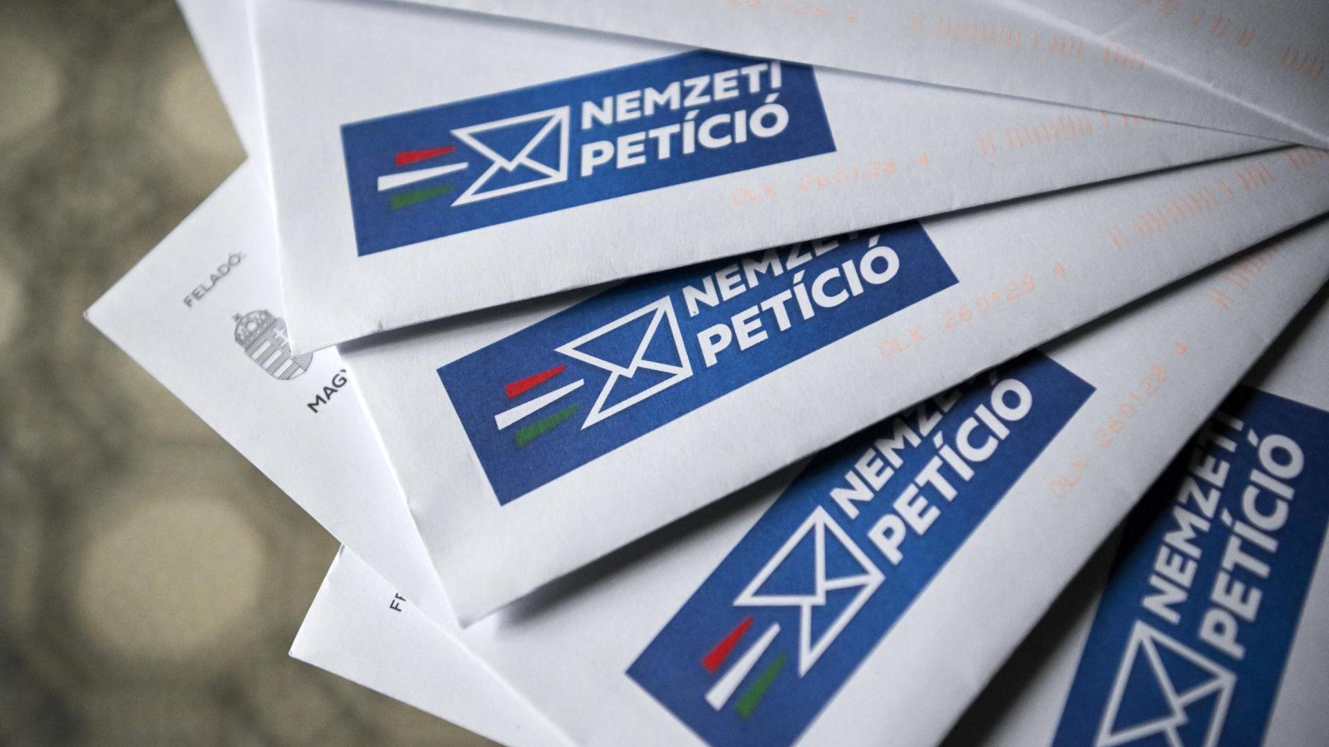 A kormány április 8-ig meghosszabbítja a nemzeti petíció határidejét