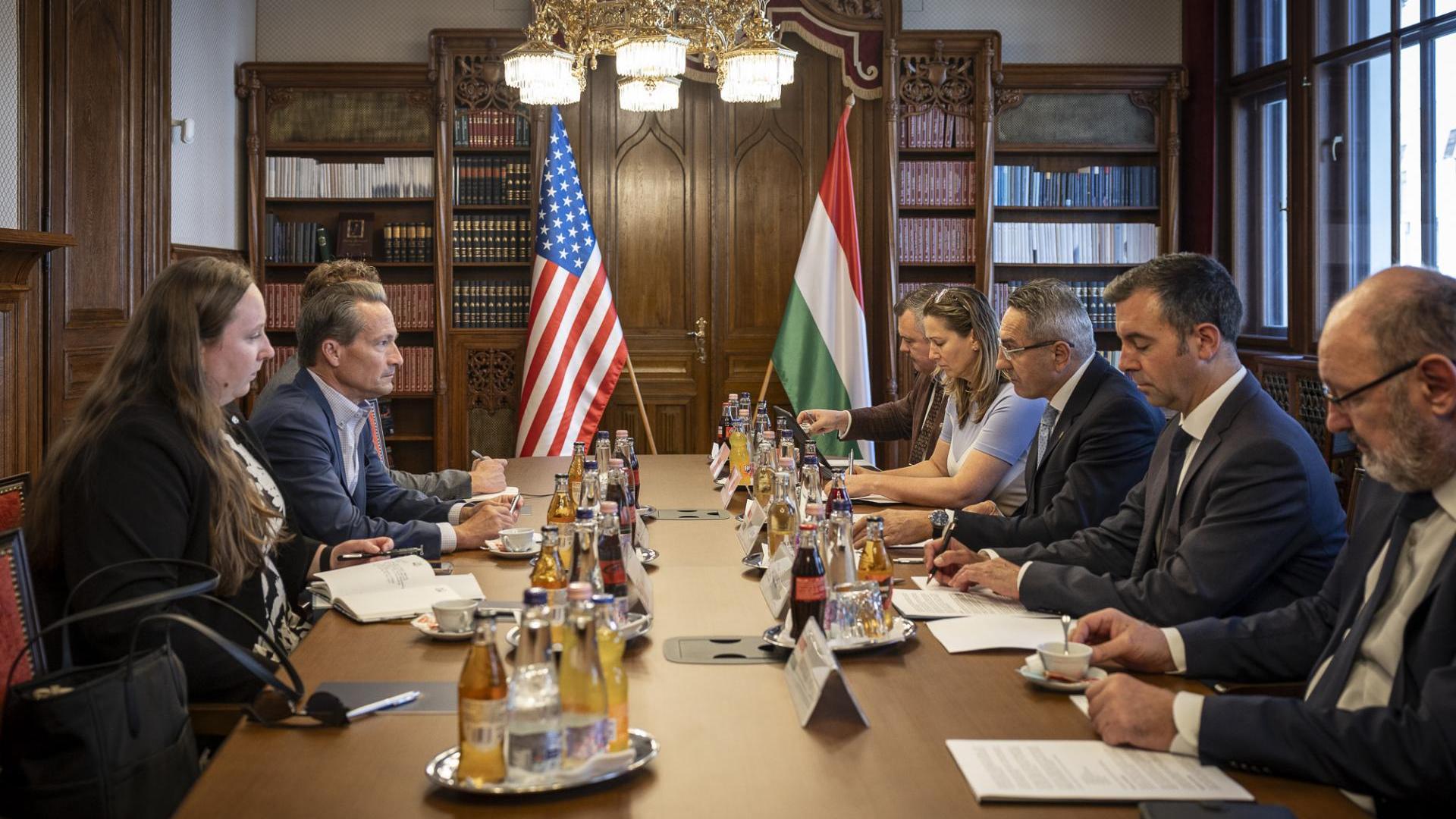 Egyeztetés az Amerikai–Magyar Üzleti Tanács delegációjával