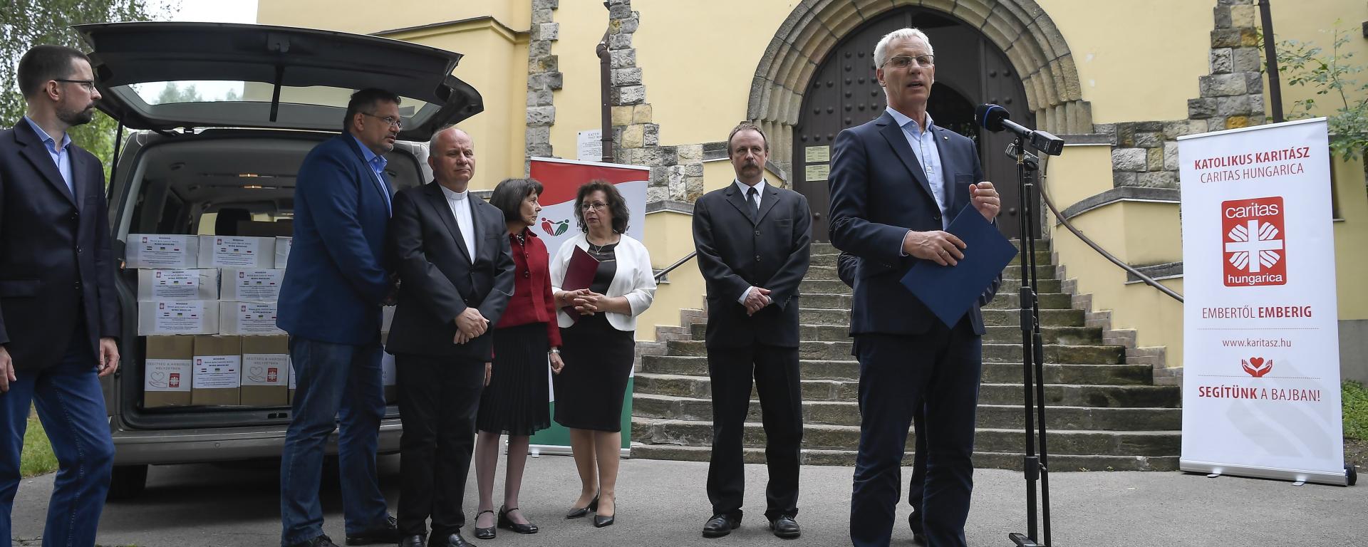 Miseborszállítmánnyal segíti Magyarország az ukrajnai hívő közösségeket