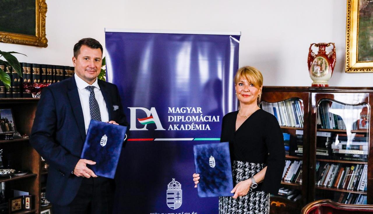 kkm magyar diplomáciai akadémia kft