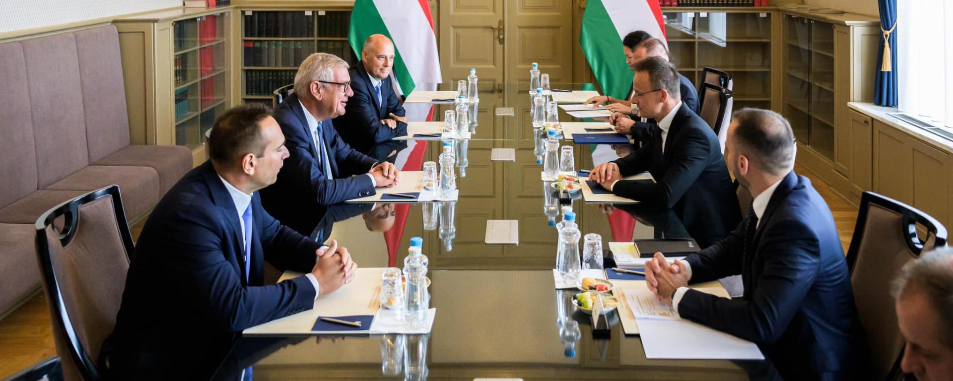 Szijjártó Péter: nem sikerült politikai alapon megingatni a német beruházói bizalmat Magyarország iránt2