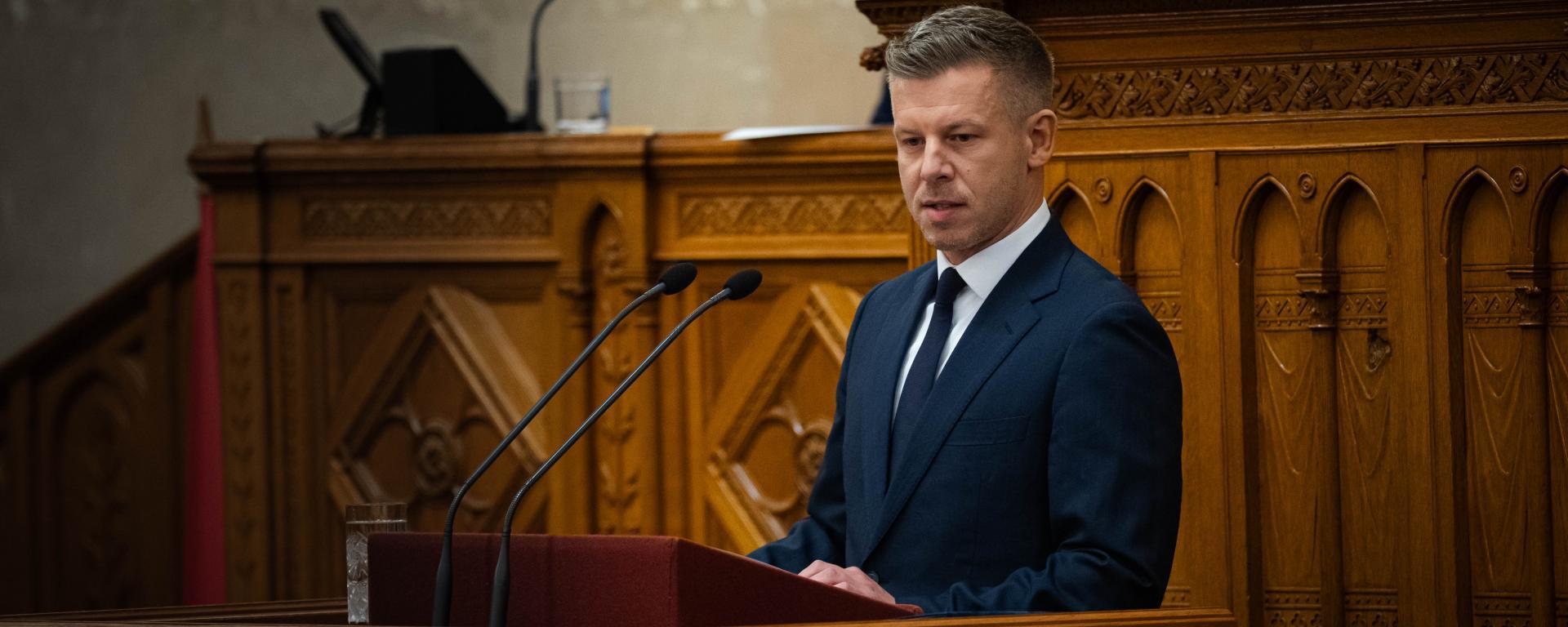 Magyar Péter parlament