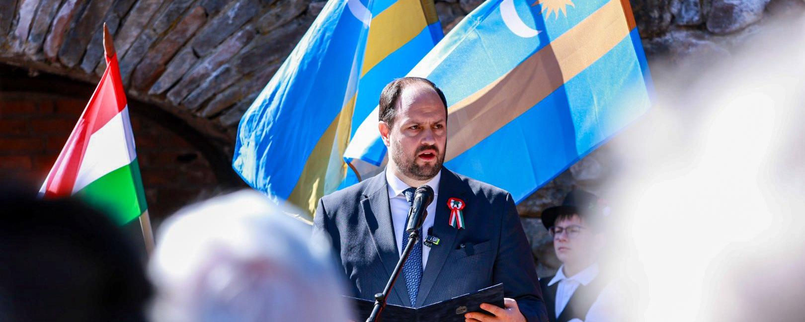 Nacsa Lőrinc: el a kezekkel a külhoni magyaroktól!