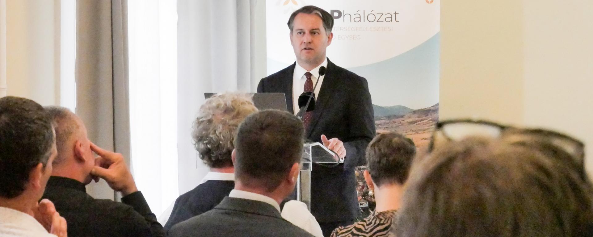 sajtótájékoztató 1