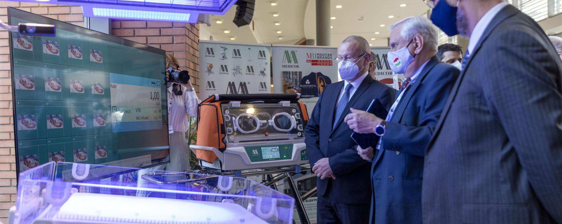 Lehetőségek és kihívások orvostechnikai innovációkat bemutató kiállítás, 2022. február 2.