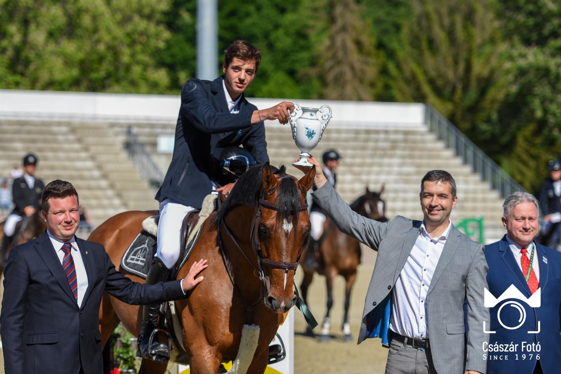 Kiemelkedő siker a szilvásváradi díjugrató versenyen
