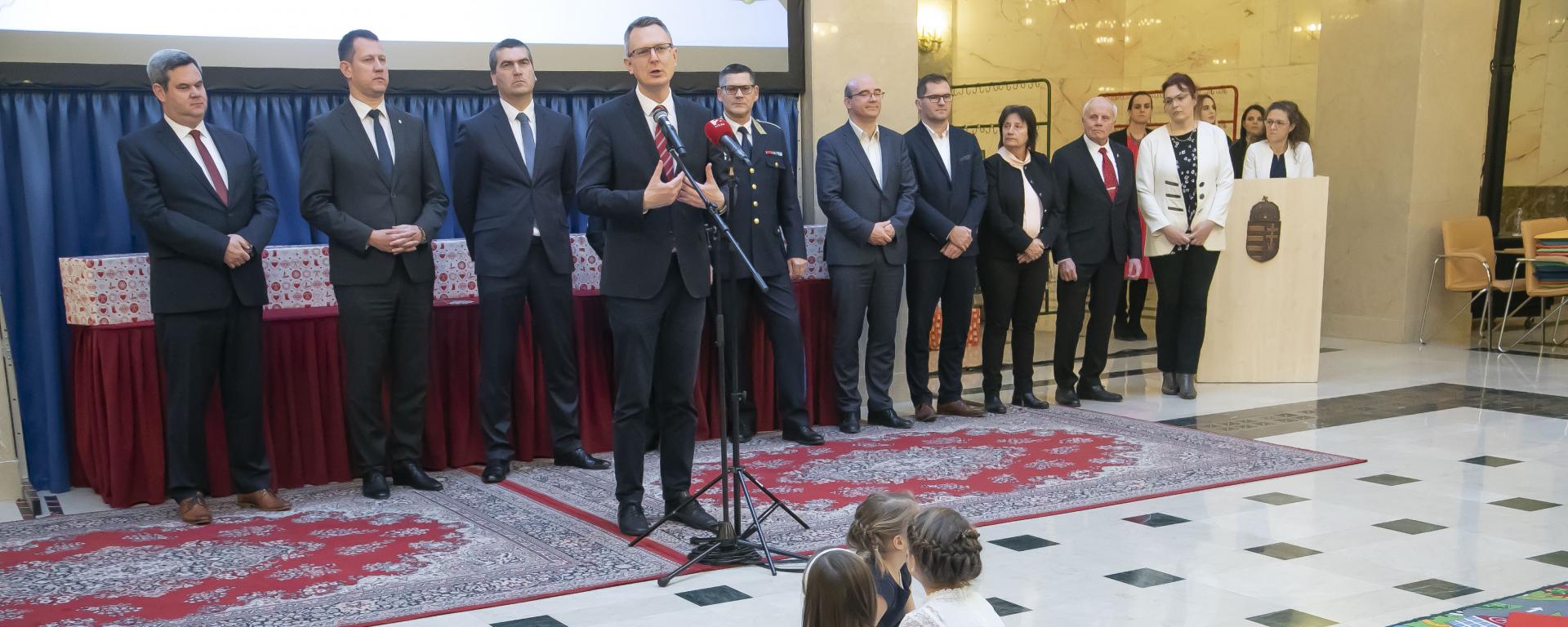 Karácsonyi köszöntés a Belügyminisztériumban - fejléc