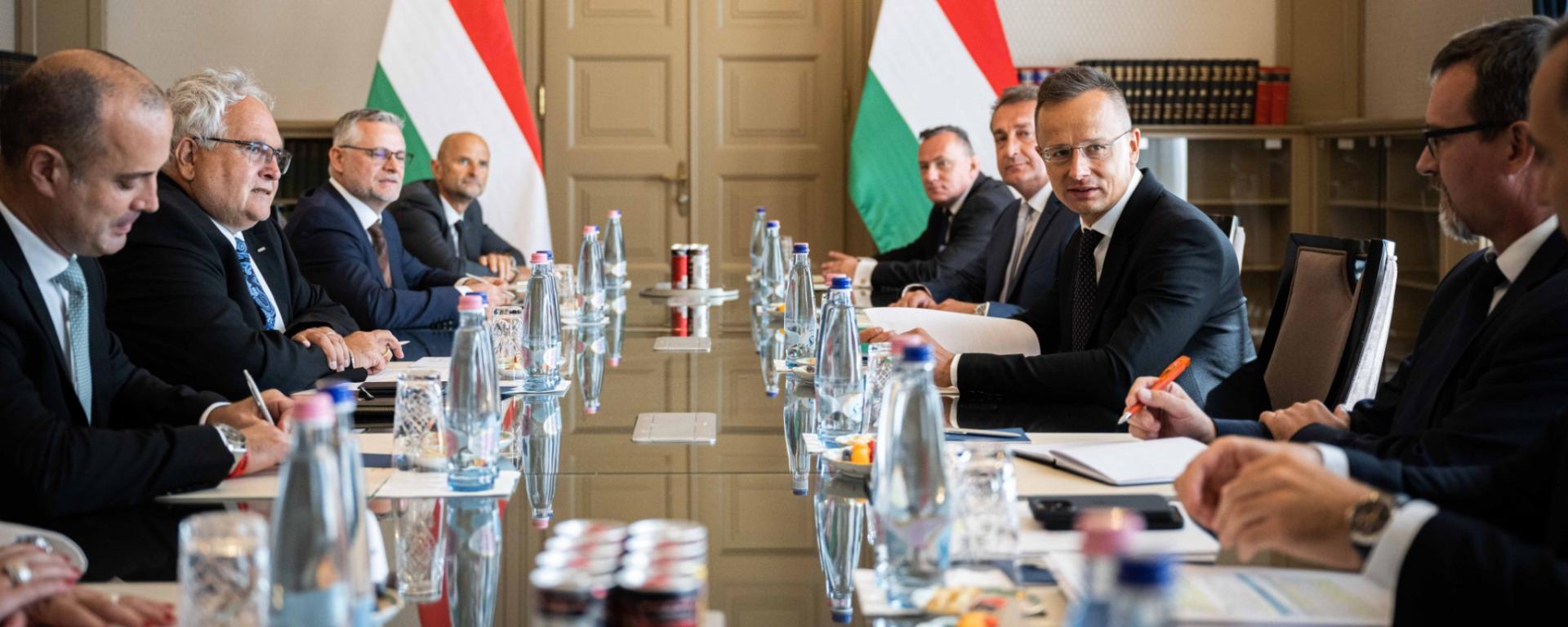 Szijjártó Péter Audi