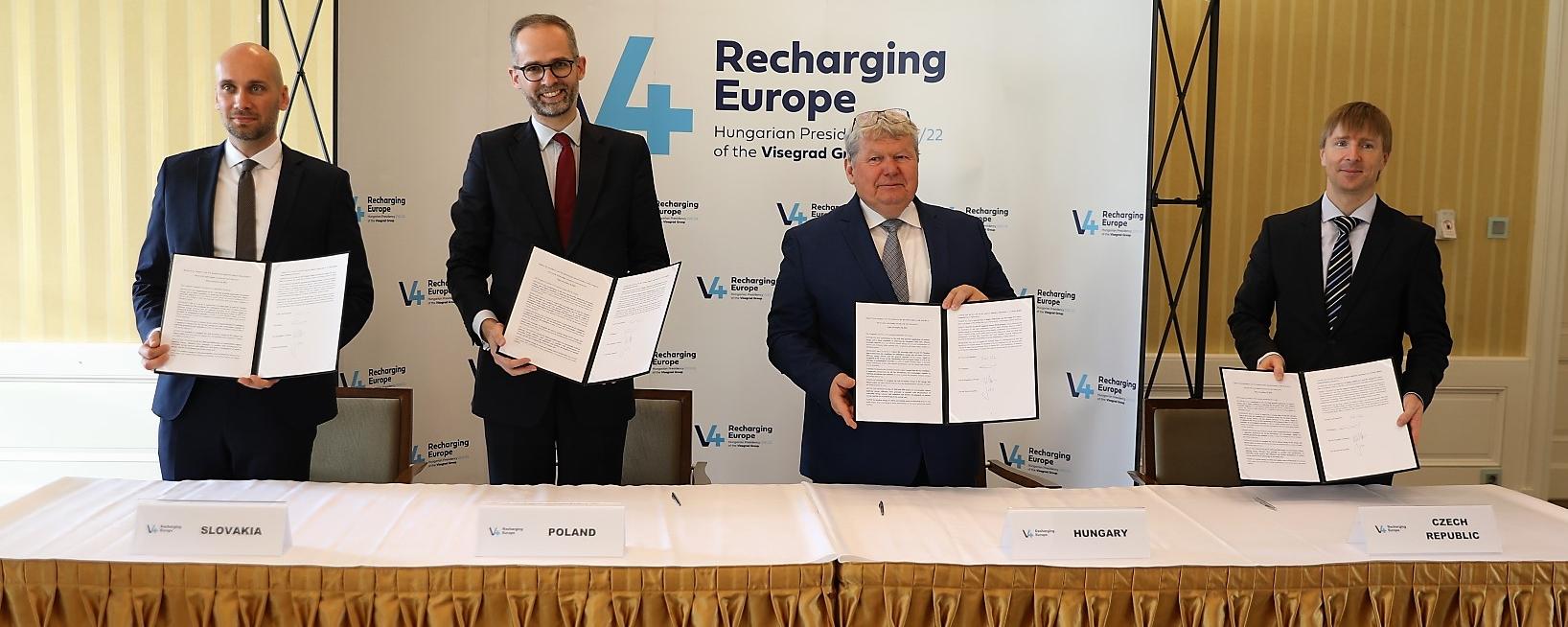 A visegrádi országok közös nyilatkozatban állnak ki a klímavédelmi célok elérését szolgáló atomenergia mellett .  Forrás: Paks II. Zrt.