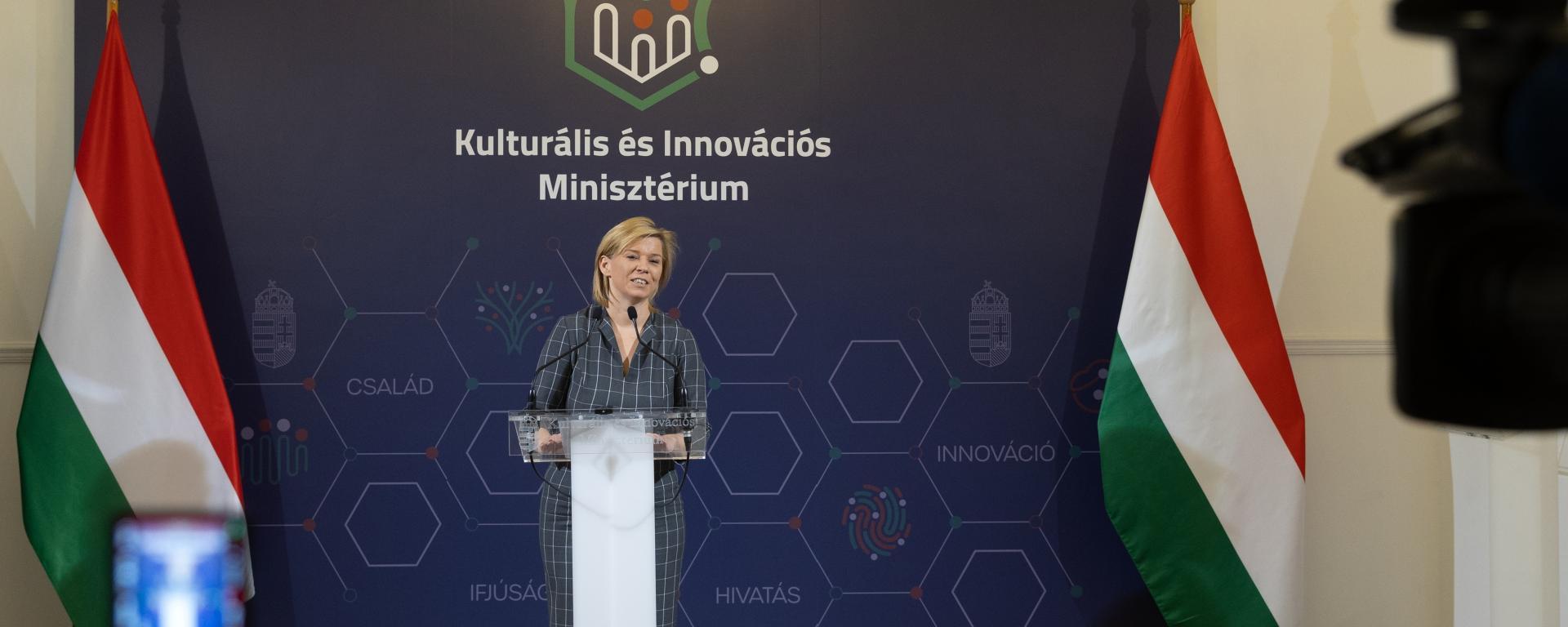 Varga-Bajusz Veronika: további két projekttel összesen 15 milliárd forint értékben segítik a szakképzést