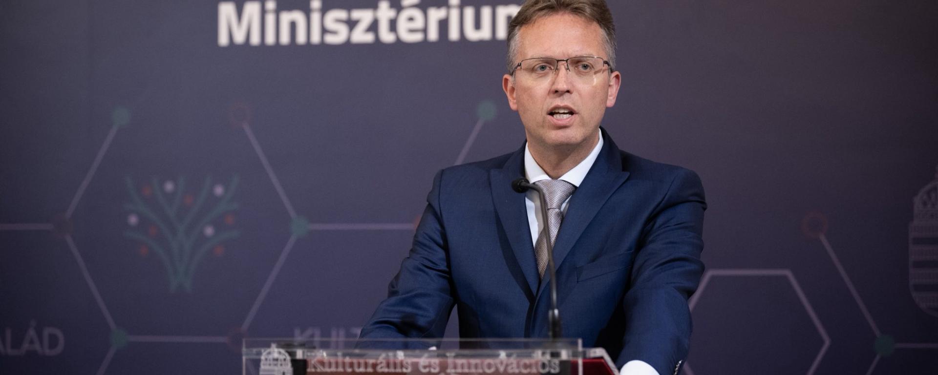 Új tehetséggondozó, csúcskutatási program indul Krausz Ferenc vezetésével