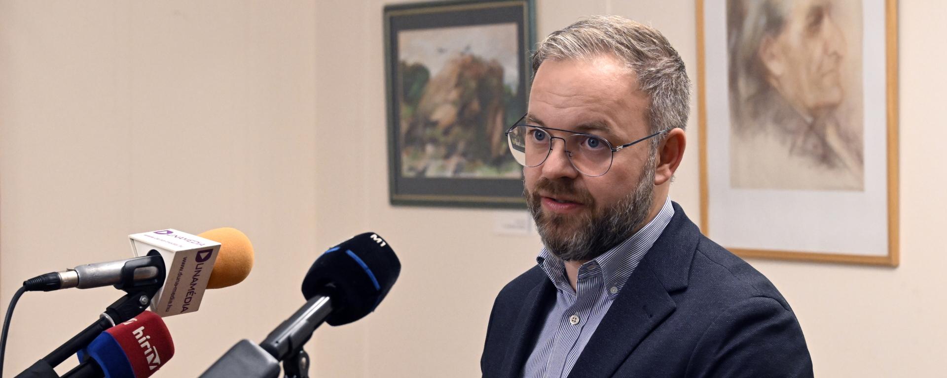 Orbán Balázs: az Európai Bizottság háborúra készül