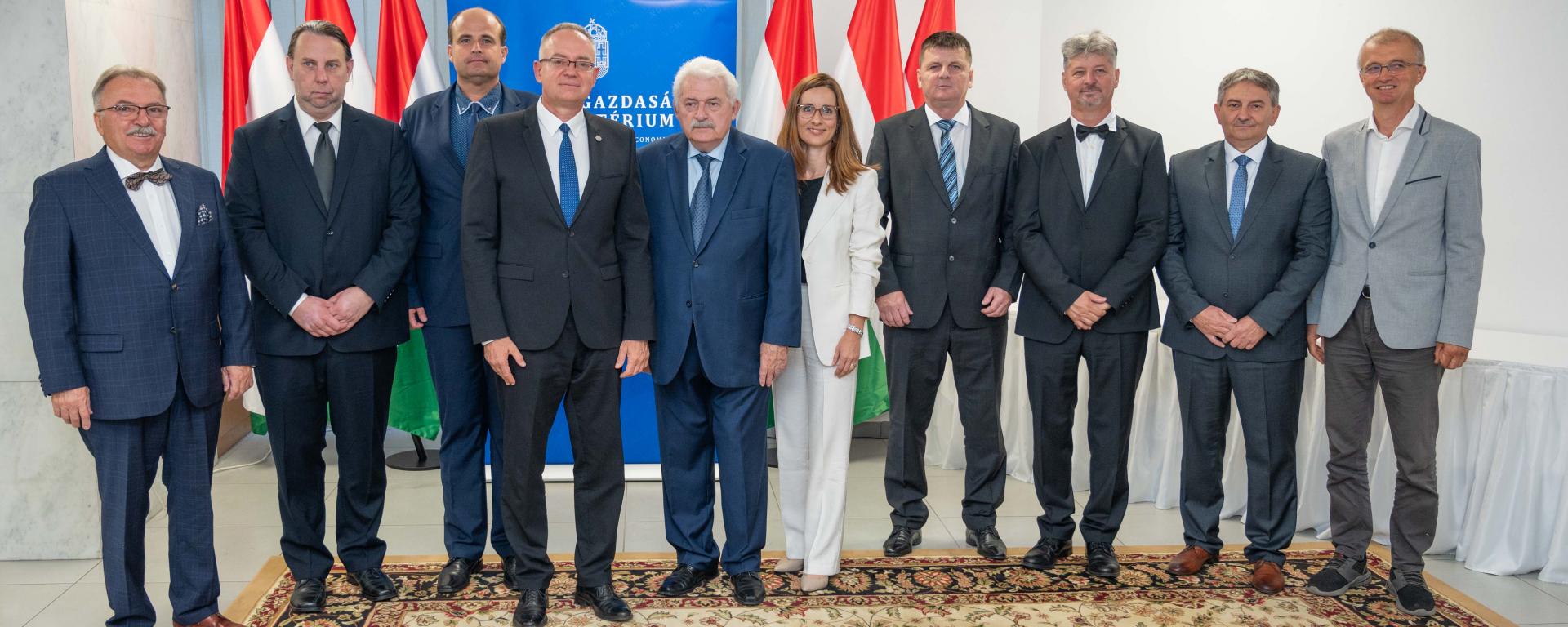 fónagy, kitüntetés, augusztus