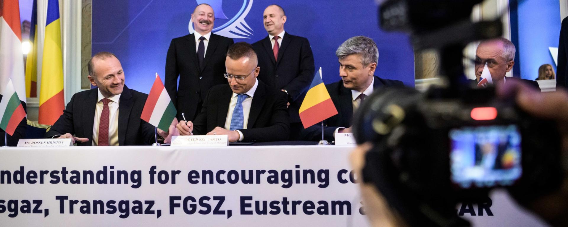 Szijjártó Péter: egyetértési megállapodást írtak alá az azeri földgáz közép-európai szállításáról