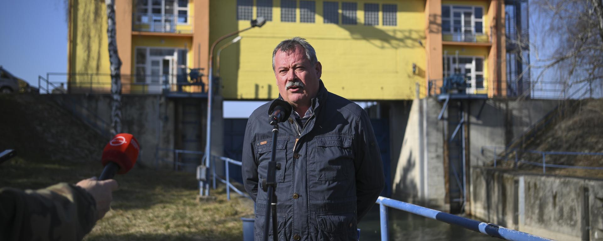 Tiszavasvári zsilip sajtótájékoztató